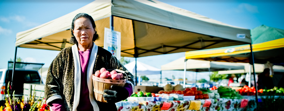 Soua Vue’s farmer’s market stand welcomes Food Share credits, so low income residents can choose to make fresh fruits and vegetables part of their diet.